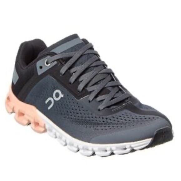 ON CLOUDFLOW SNEAKERS Size 6 - Picture 1 of 10